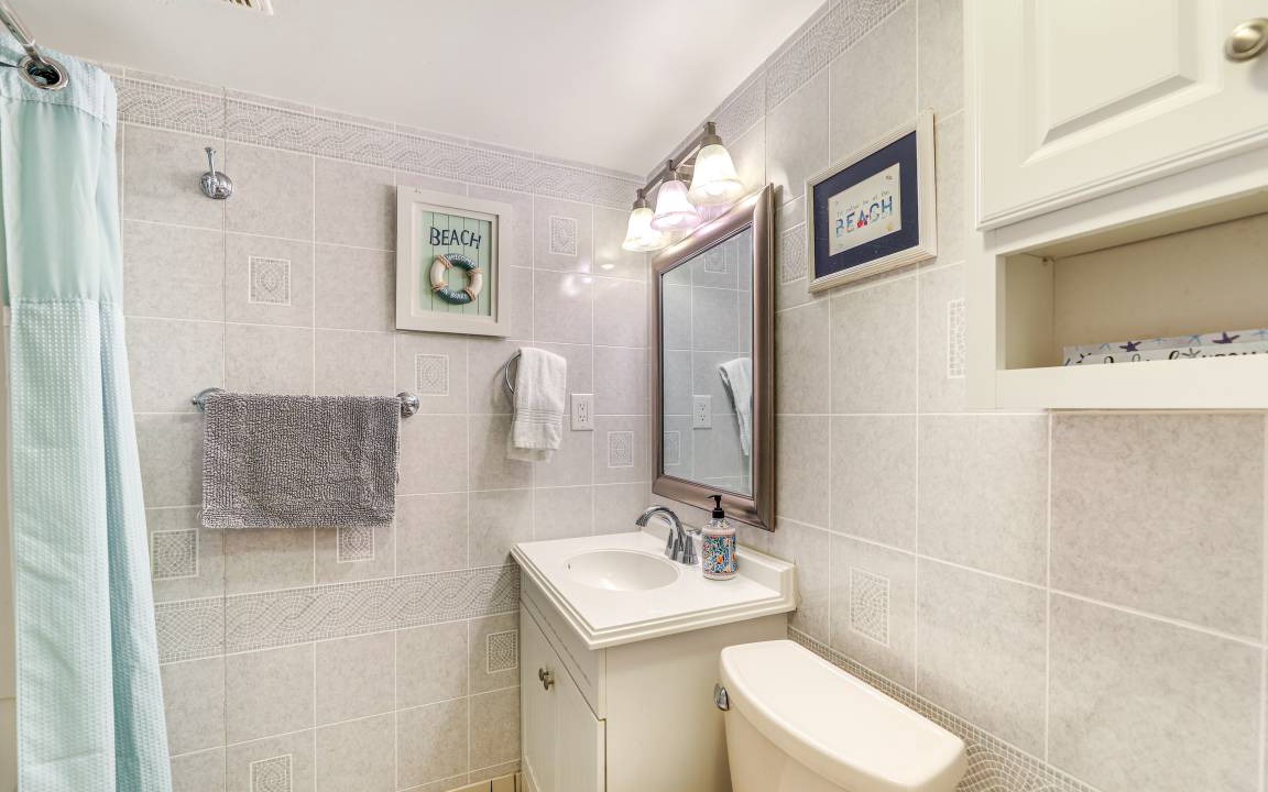 Photo of Bathroom in Indian Beach