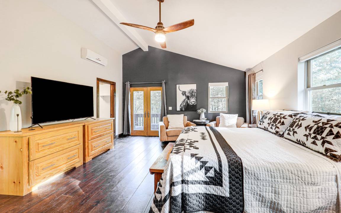 Photo of Bedroom in Warrensville