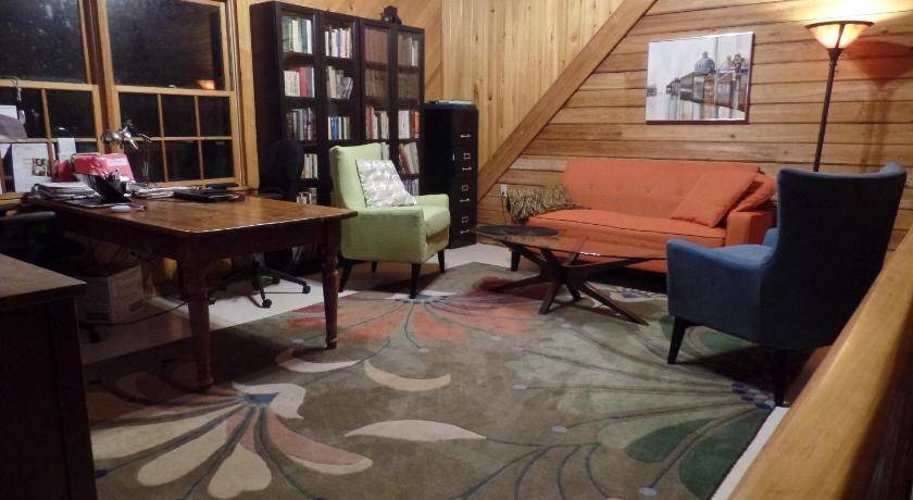 Photo of Livingroom in Robbinsville