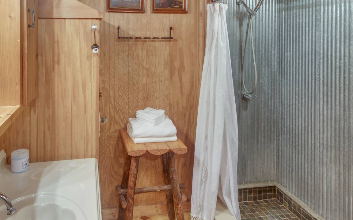 Photo of Bathroom in Lawndale