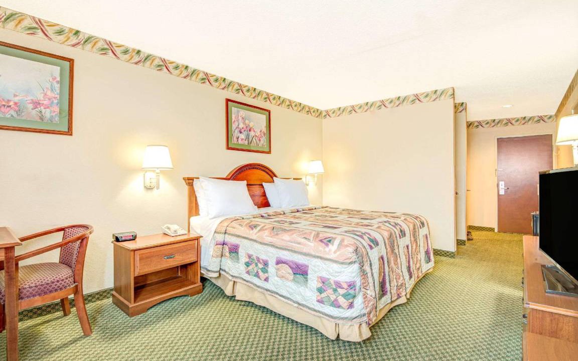Photo of Bedroom in Louisburg