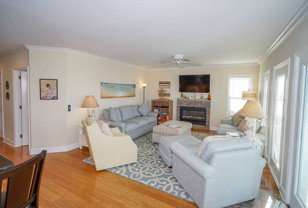 Photo of Livingroom in Holden Beach