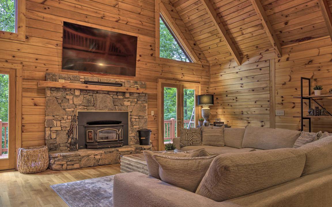 Photo of Livingroom in Mars Hill