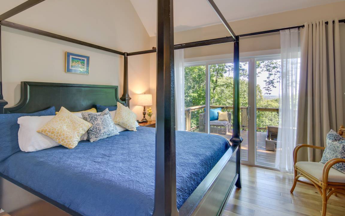 Photo of Bedroom in Hendersonville