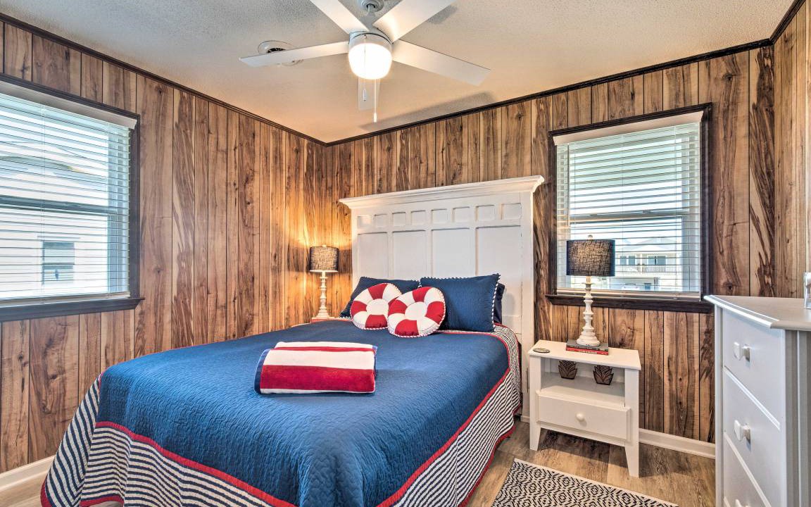 Photo of Bedroom in Topsail Beach