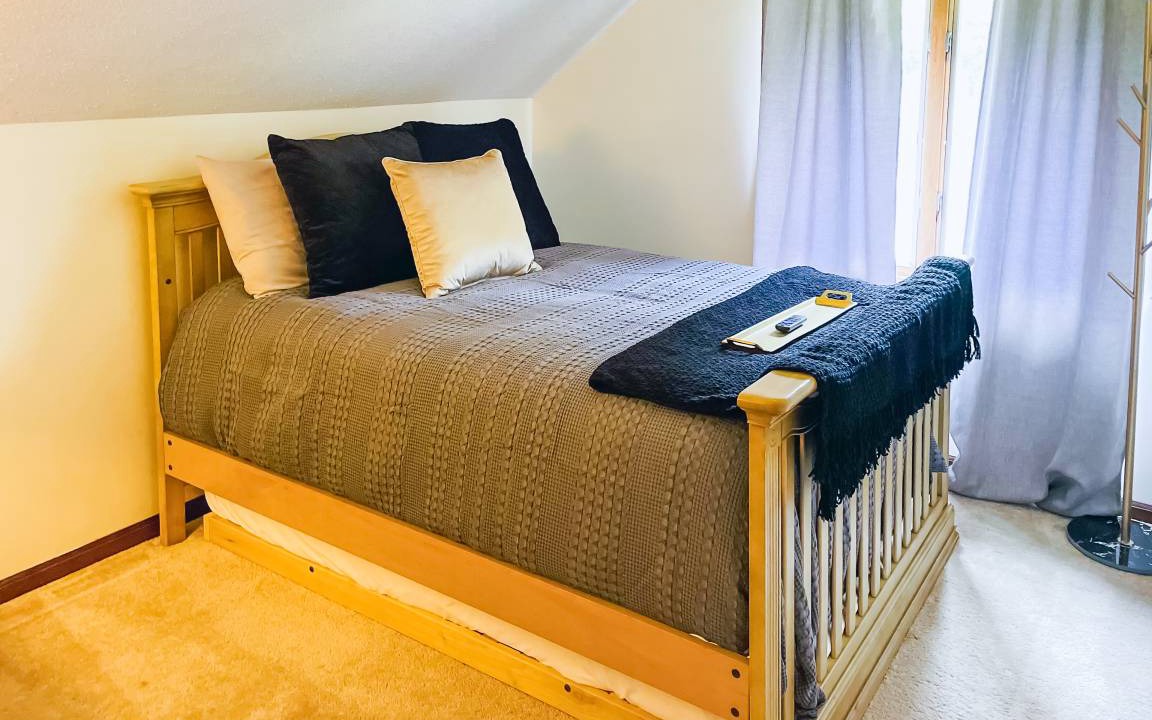 Photo of Bedroom in Pine Knoll Shores