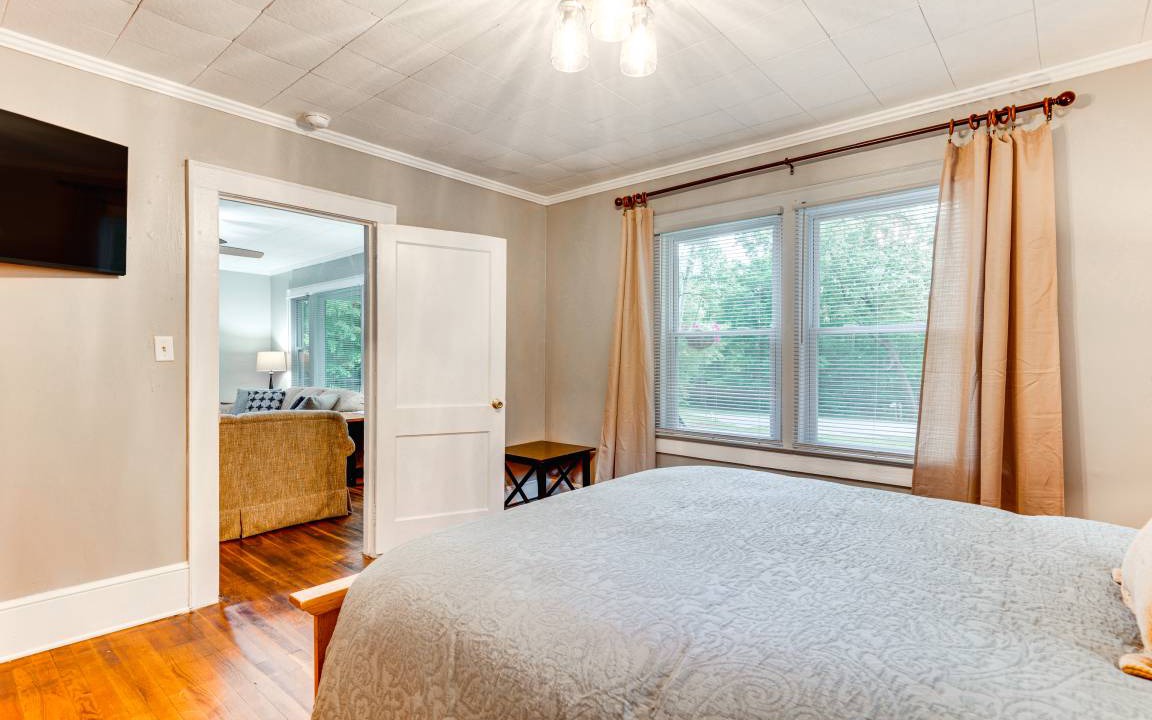 Photo of Bedroom in Forest City