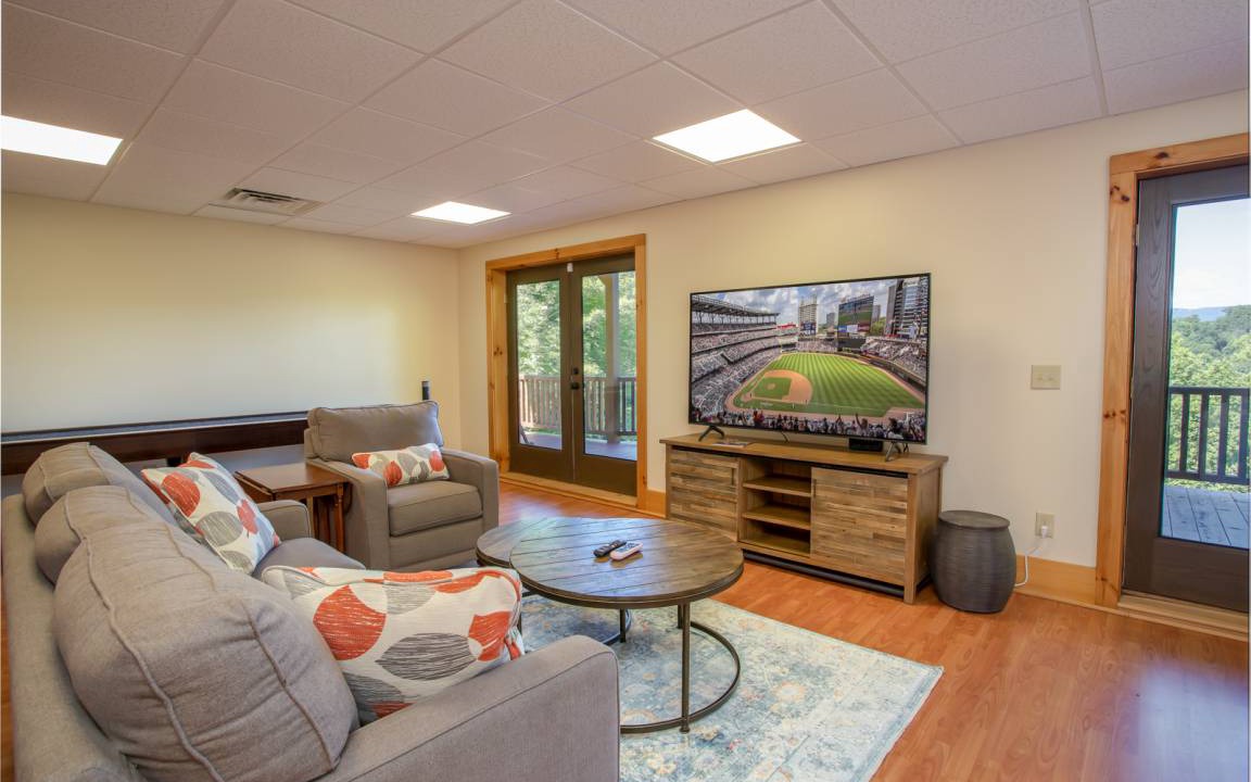 Photo of Livingroom in Lenoir
