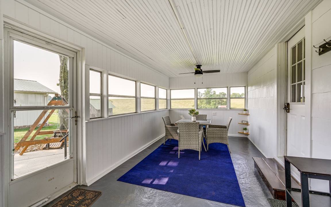 Photo of Livingroom in Elkin