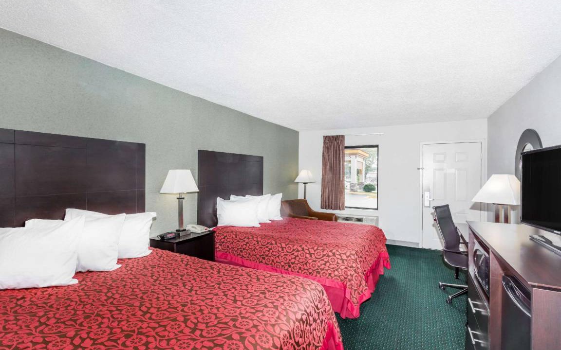 Photo of Bedroom in Hendersonville