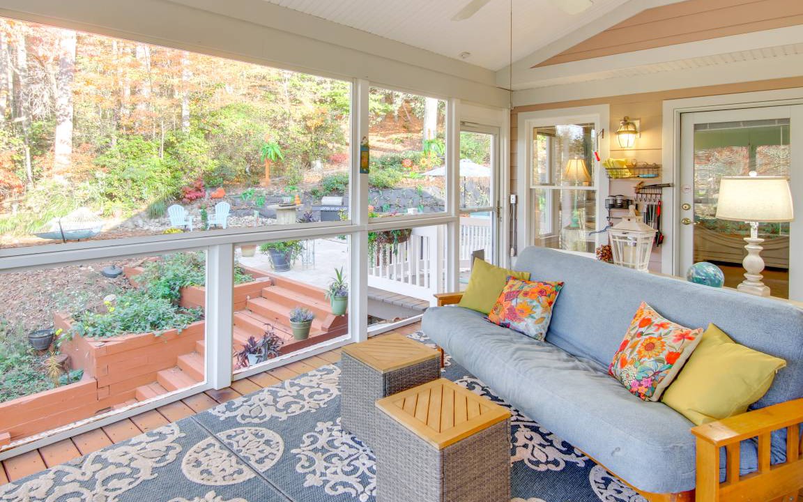 Photo of Patio Balcony in Hendersonville
