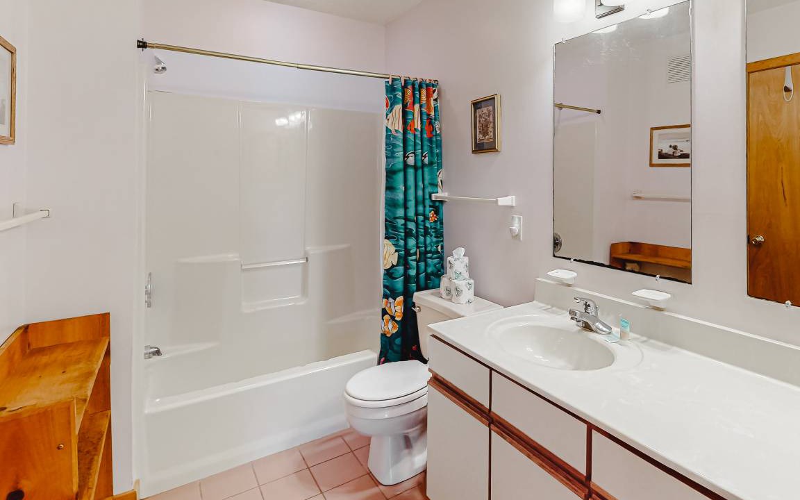 Photo of Bathroom in Waves