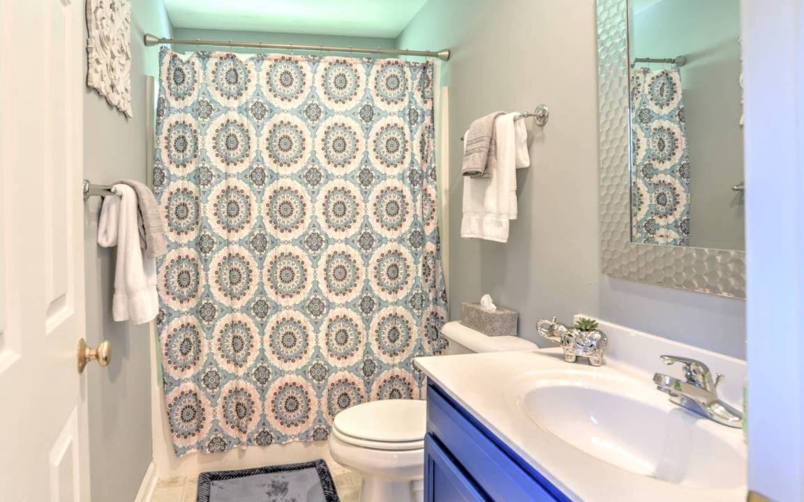 Photo of Bathroom in Royal Pines