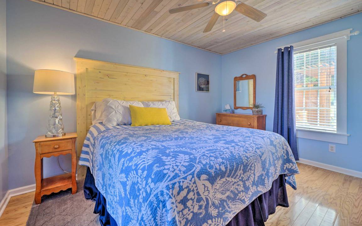 Photo of Bedroom in Myrtle Grove
