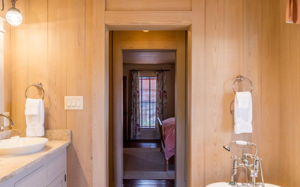 Photo of Bathroom in Oriental