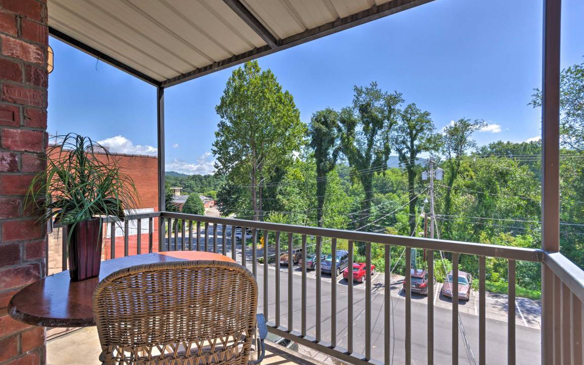 Photo of Patio Balcony in Waynesville