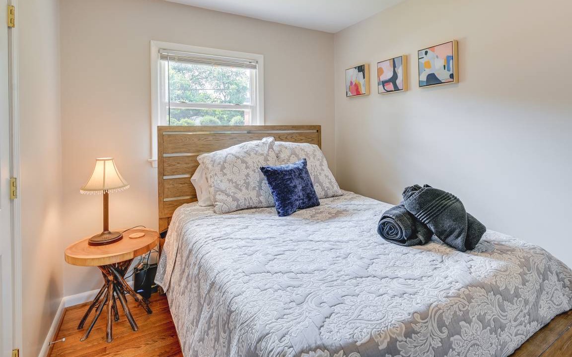 Photo of Bedroom in Old Irving Park