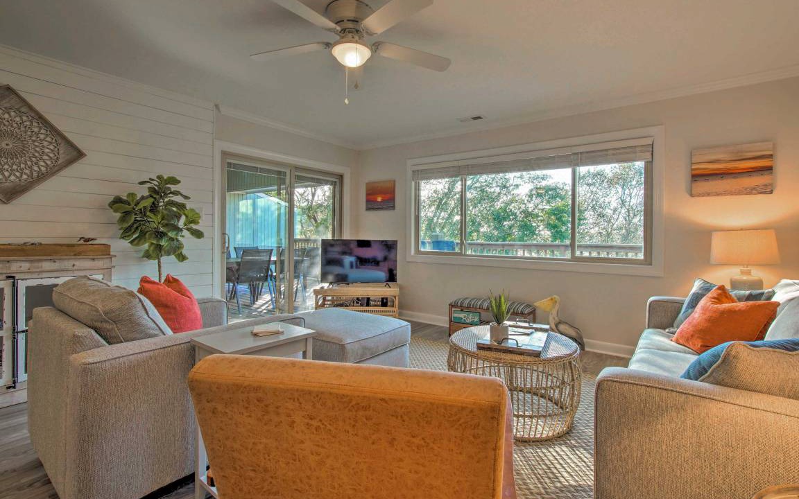 Photo of Livingroom in Caswell Beach