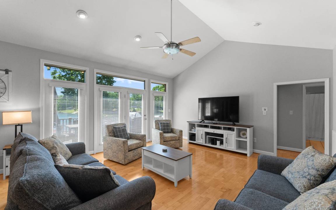 Photo of Livingroom in Lake Norman of Catawba