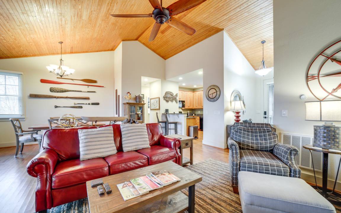 Photo of Livingroom in Bear Lake Reserve