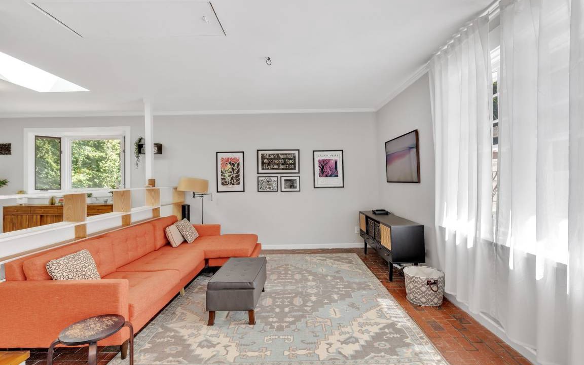 Photo of Livingroom in Chapel Hill