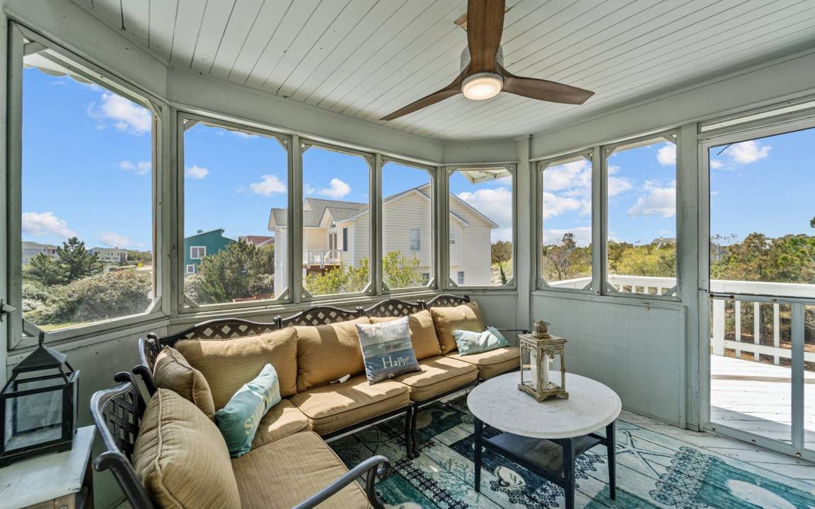 Photo of Patio Balcony in Whalehead Beach