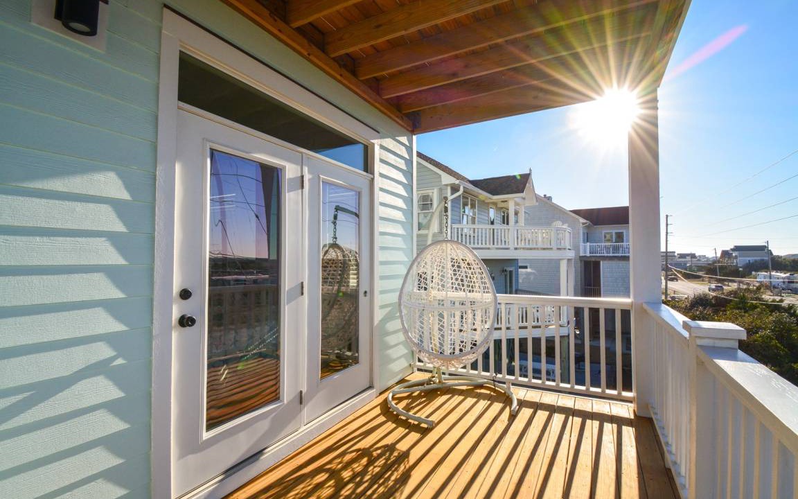 Photo of Patio Balcony in Village of Stump Sound