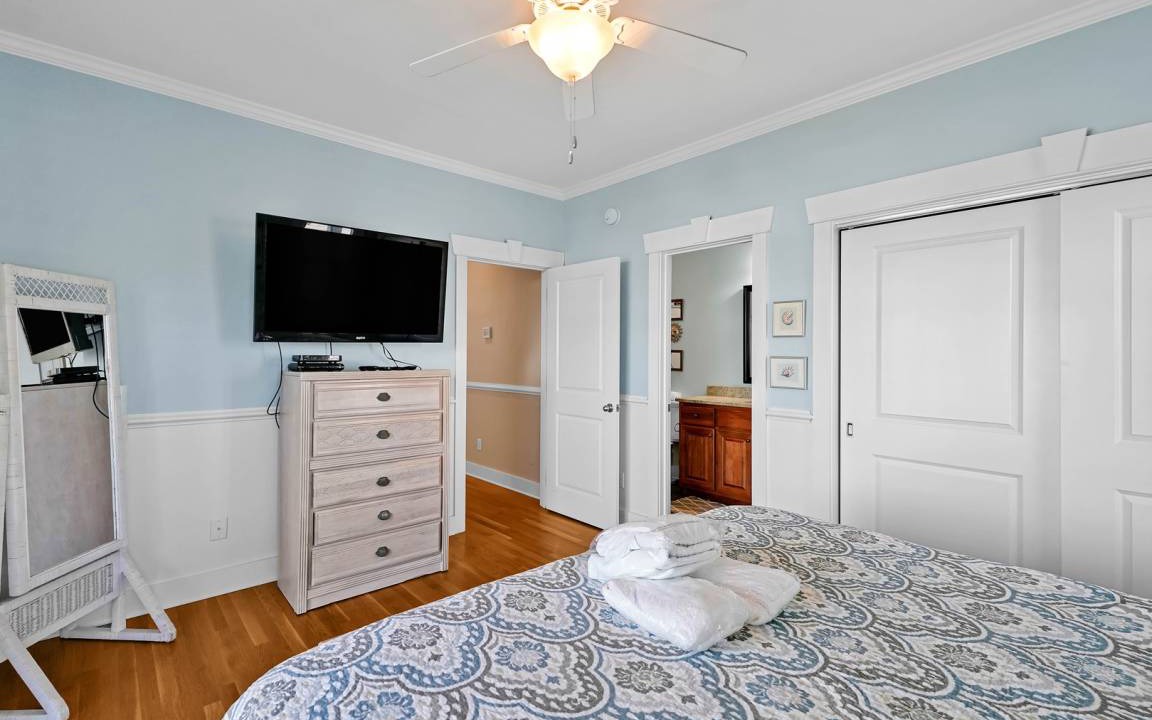Photo of Bedroom in Caswell Beach