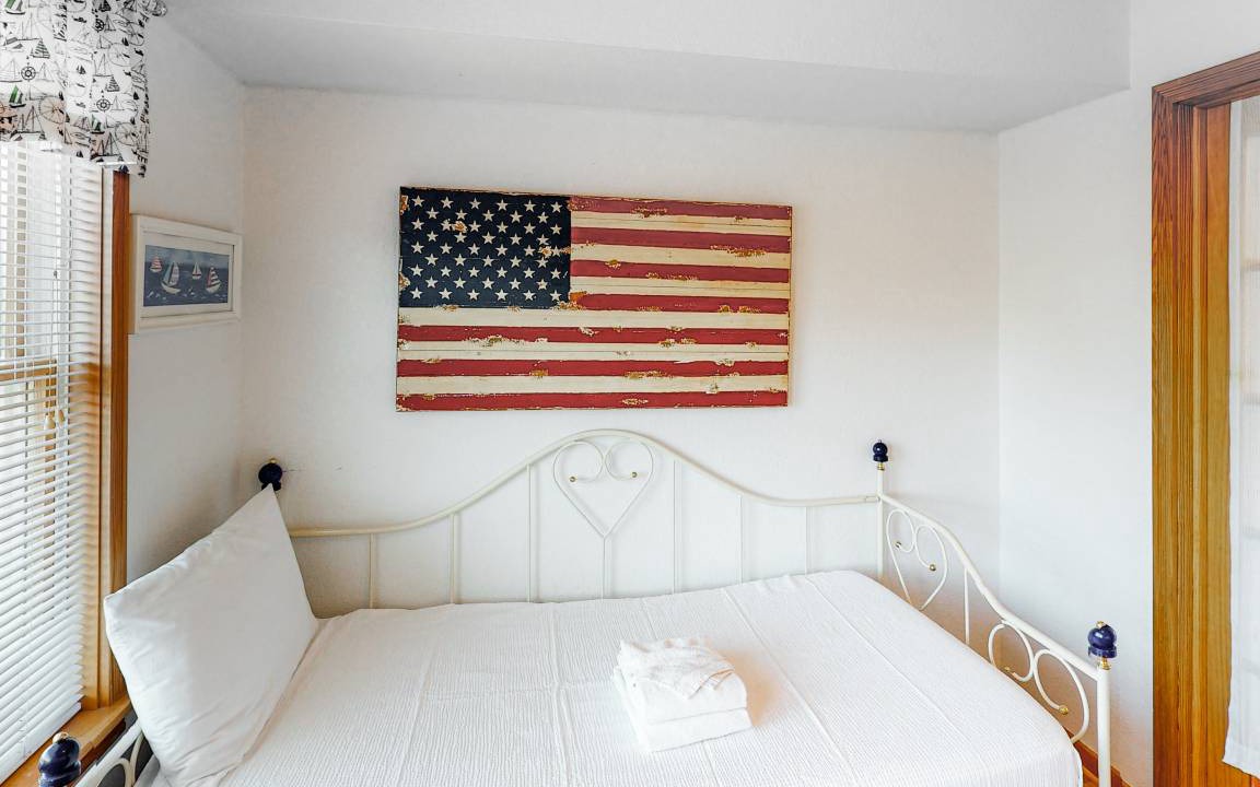 Photo of Bedroom in Ocean Hill