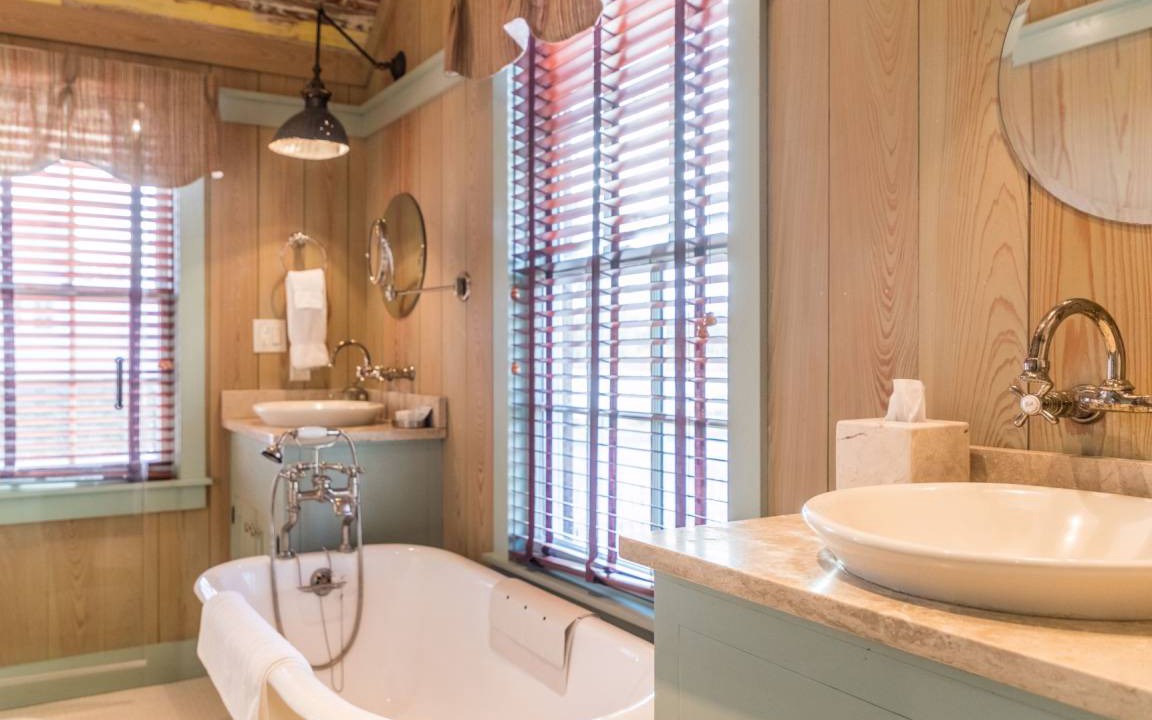 Photo of Bathroom in Oriental