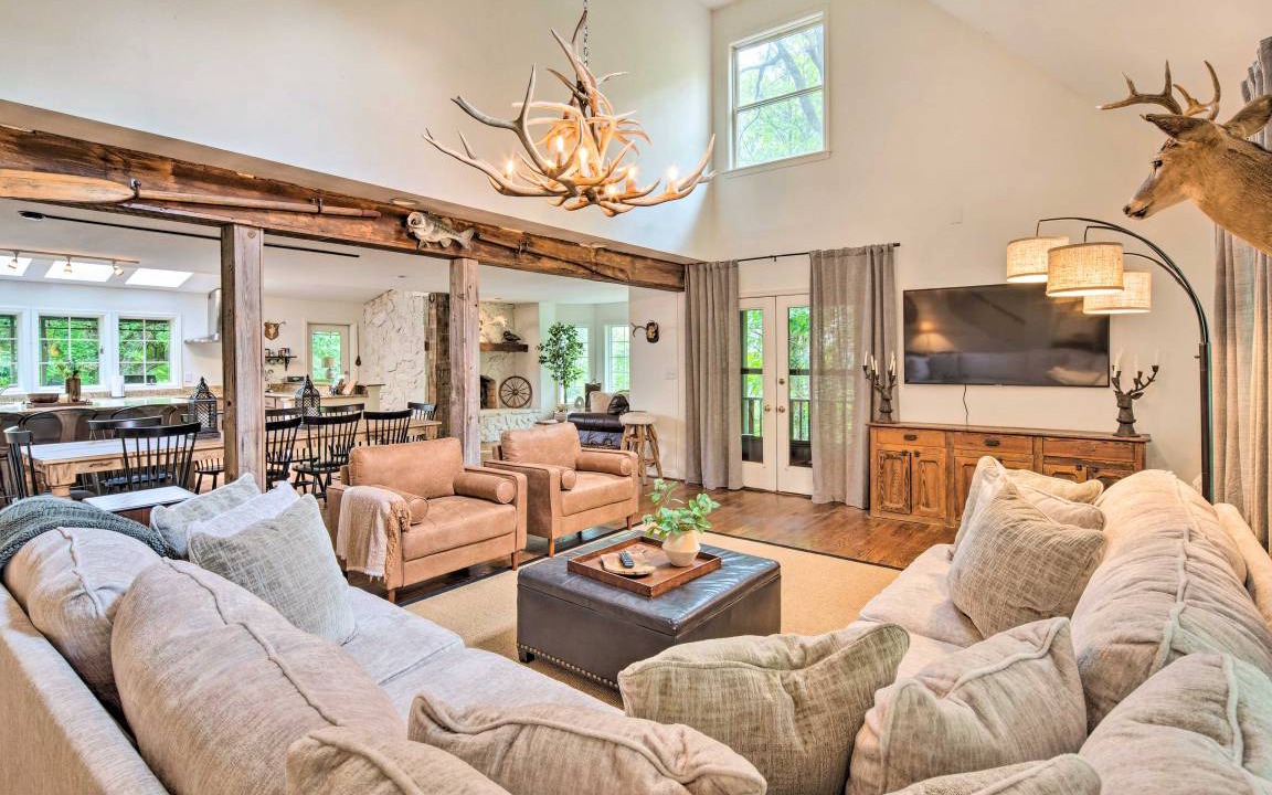 Photo of Livingroom in Chimney Rock
