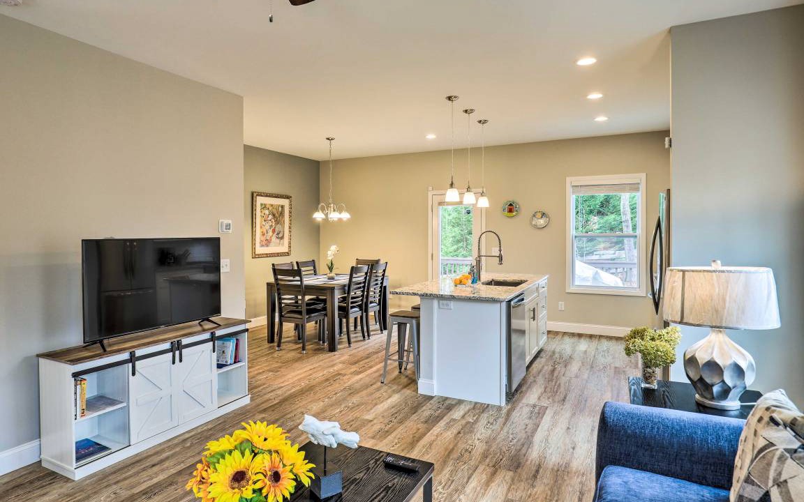 Photo of Livingroom in Candler