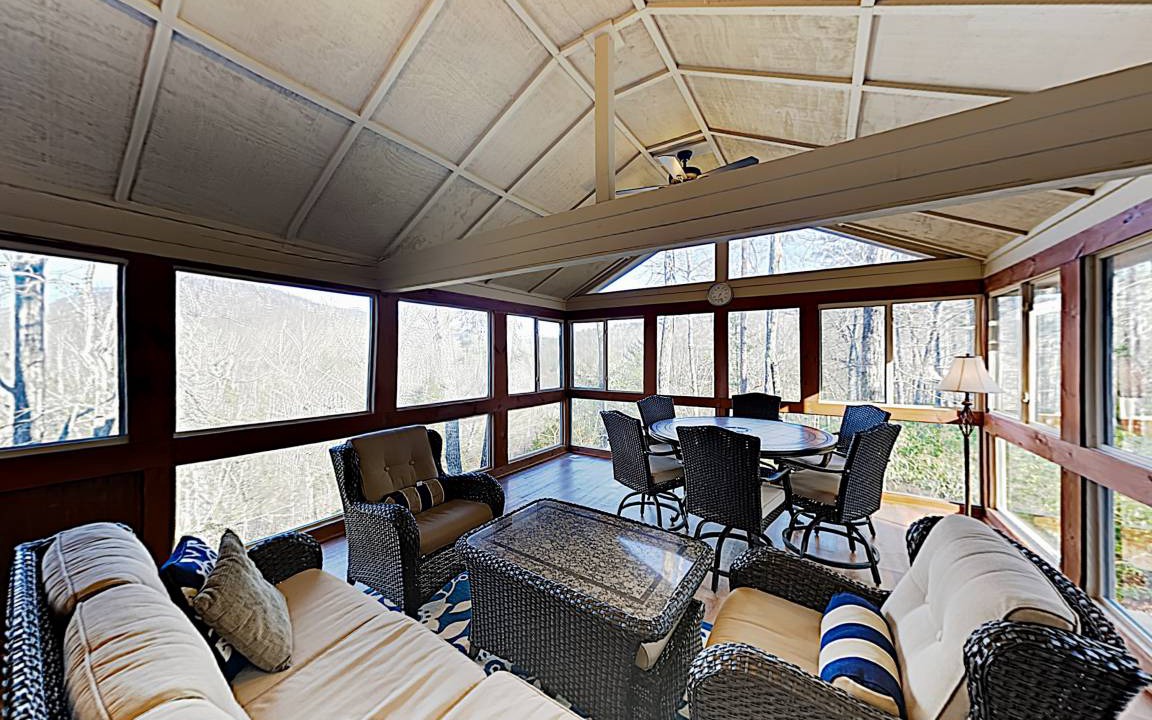 Photo of Patio Balcony in Lake Lure