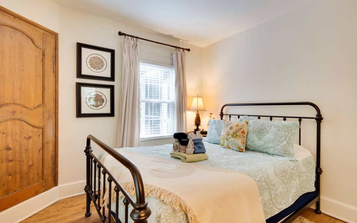 Photo of Bedroom in Royal Pines