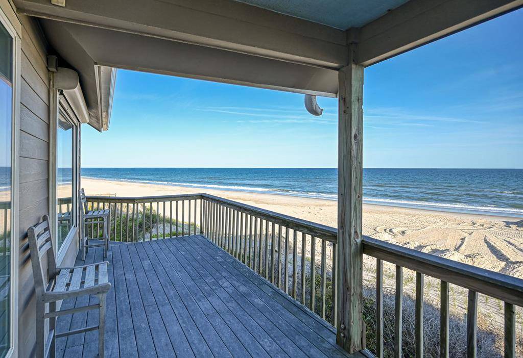 Photo of Patio Balcony in Village of Stump Sound