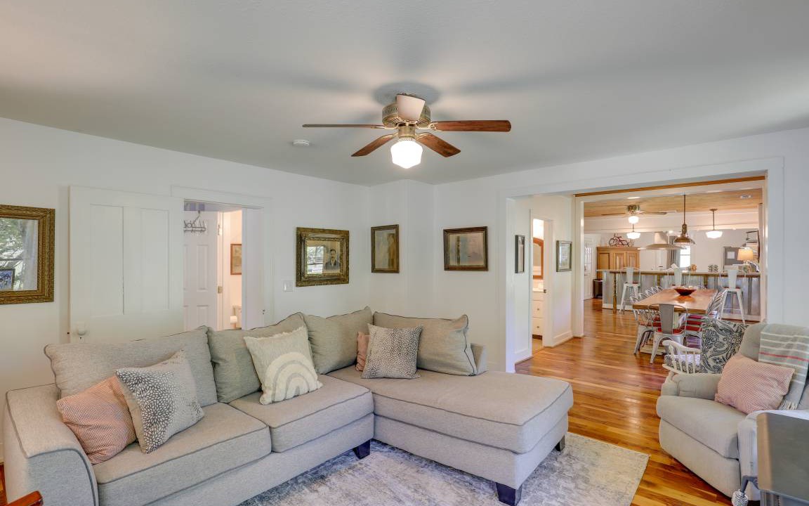 Photo of Livingroom in Marshall