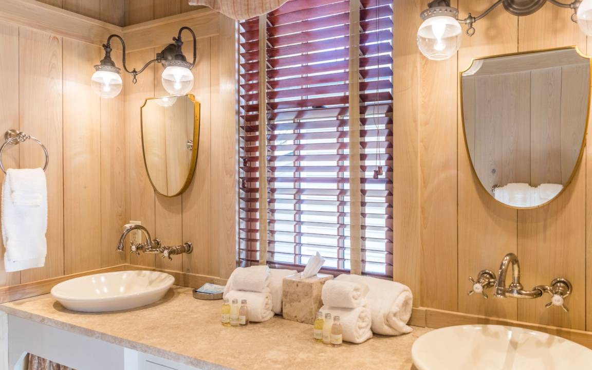 Photo of Bathroom in Oriental