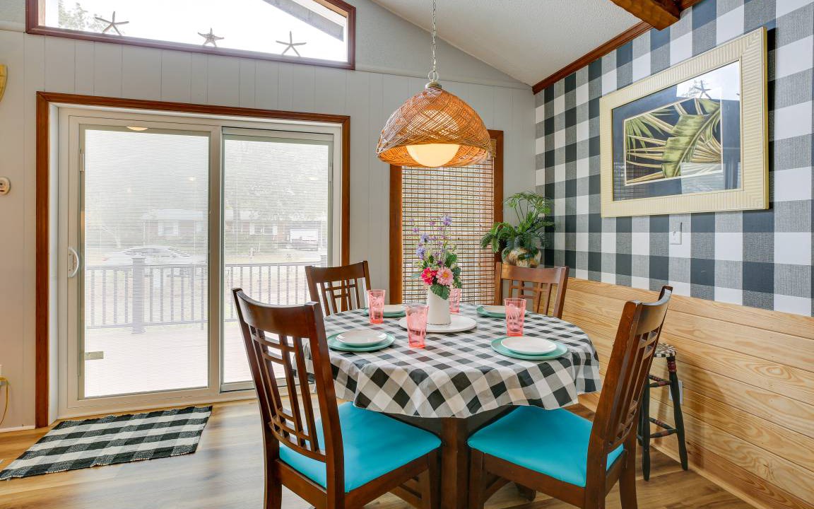 Photo of Livingroom in Tranquil Harbour