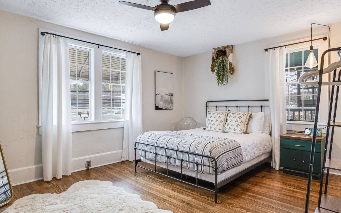 Photo of Bedroom in Woodfin