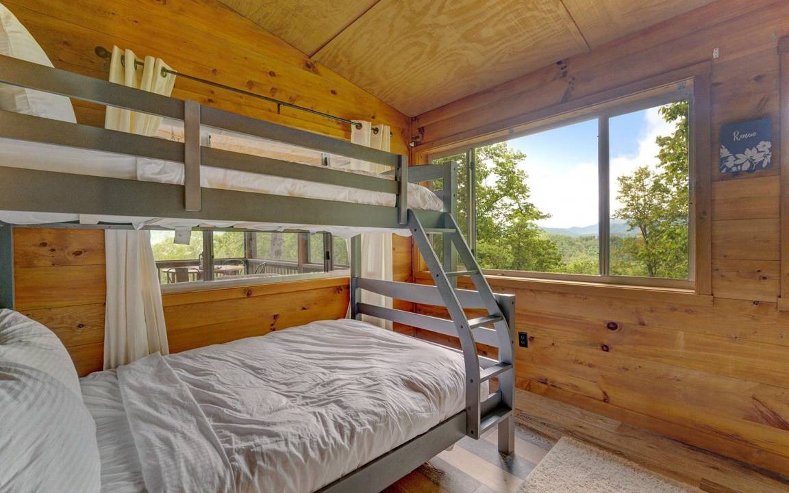 Photo of Bedroom in Robbinsville