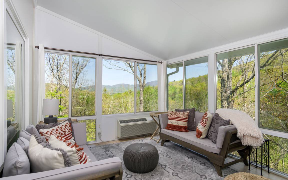 Photo of Livingroom in Black Mountain