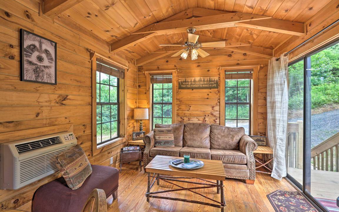 Photo of Livingroom in Warrensville