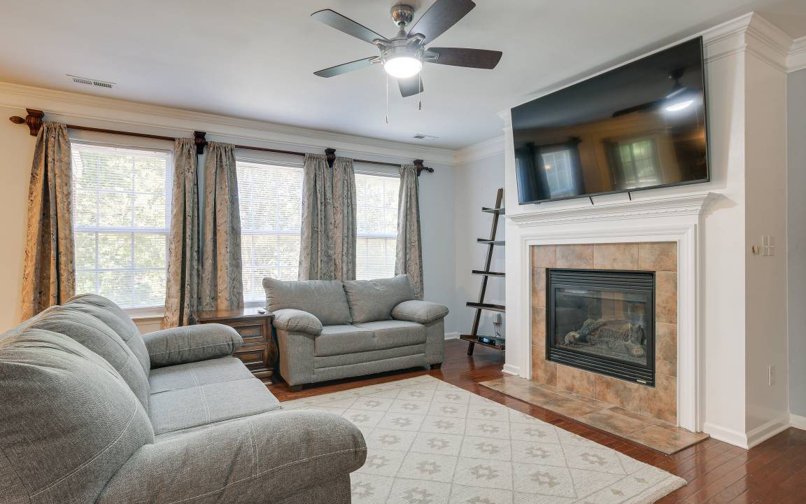Photo of Livingroom in Northeast Raleigh