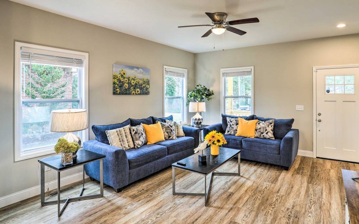 Photo of Livingroom in Candler