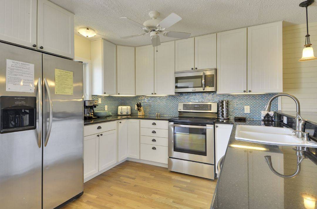 Photo of Kitchen in Whalehead Beach