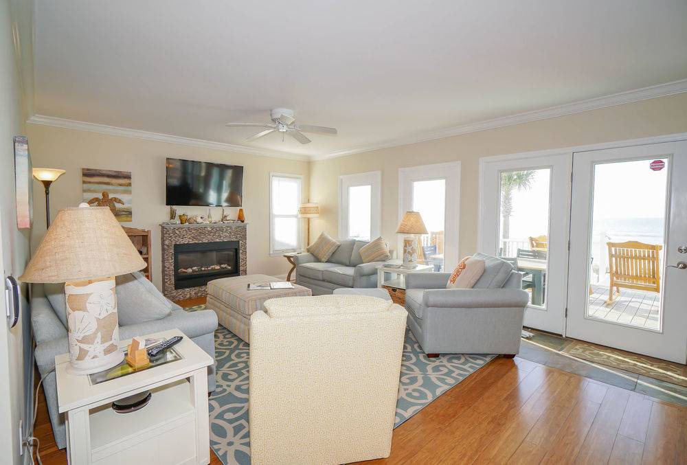 Photo of Livingroom in Holden Beach