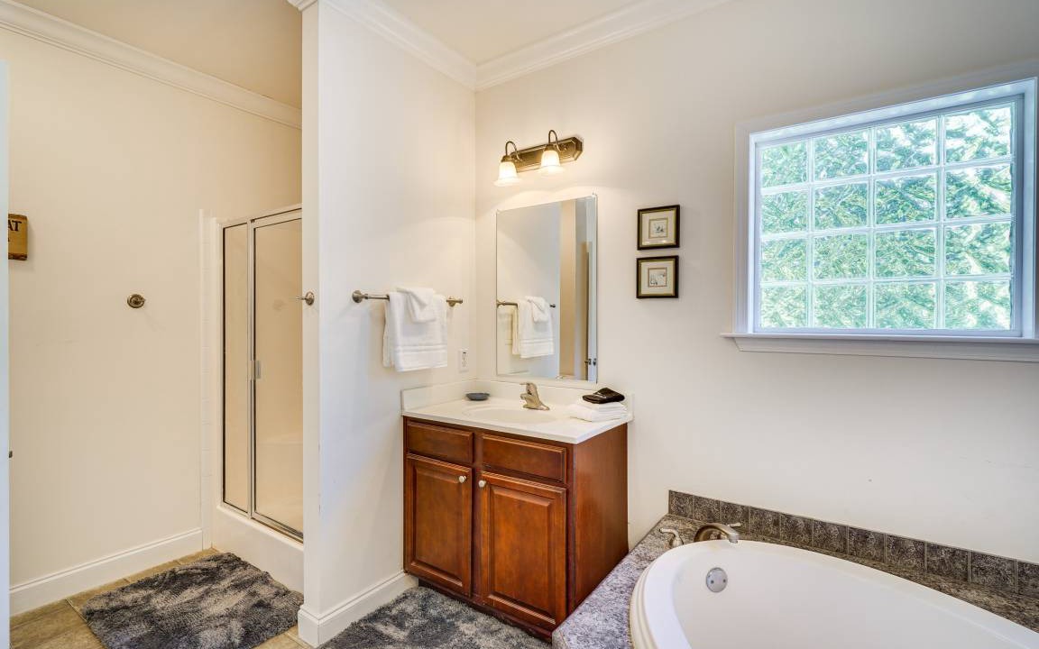 Photo of Bathroom in Semora