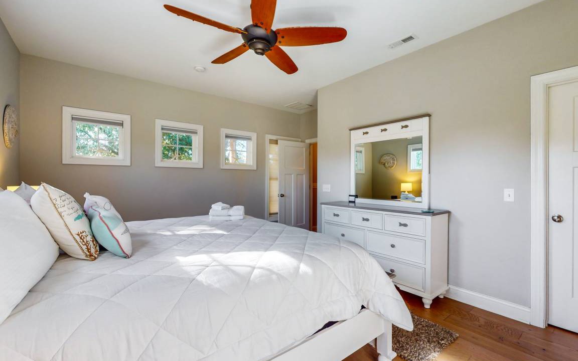 Photo of Bedroom in Caswell Beach