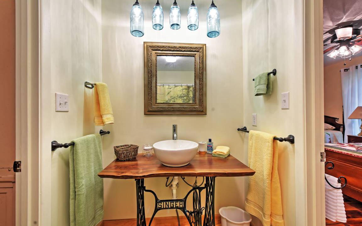 Photo of Bathroom in Candler