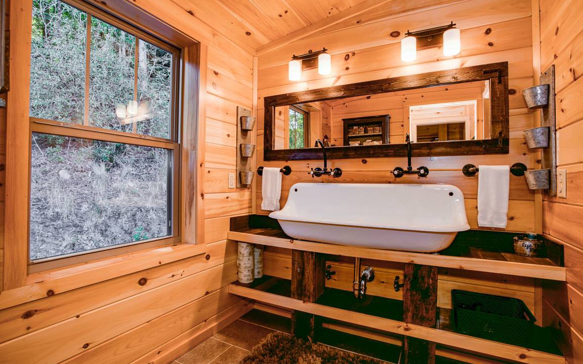 Photo of Bathroom in Saluda